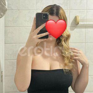 Ardiente súper sexy  una masajista súper caliente